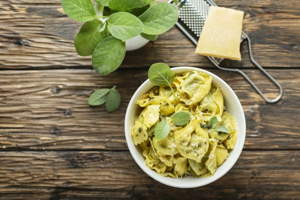 Quels sont les meilleurs conseils pour confectionner des ravioles maison avec des garnitures variées?